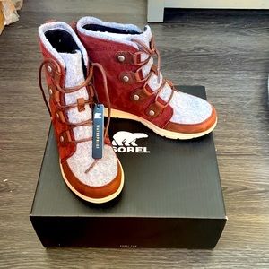 NIB Sorel Explorer Joan waterproof boots
